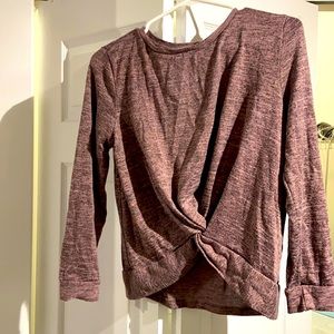 Front knot-tied long sleeve